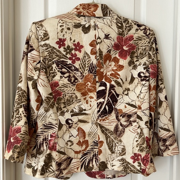 Floral Fun Summer Jacket - Picture 2 of 3